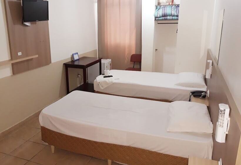 חדר דלוקס יחיד, Romanville