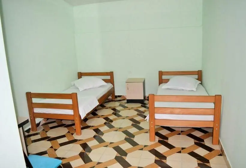 اتاق استاندارد با چشمانداز استخر, Tedi