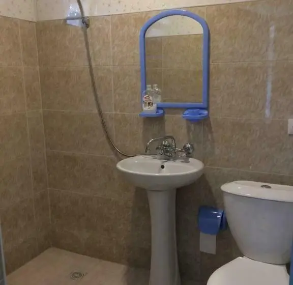 اتاق استاندارد با چشمانداز استخر, Tedi