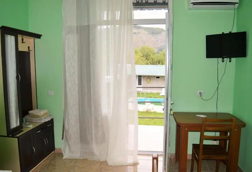 اتاق استاندارد با چشمانداز کوهستان, Tedi