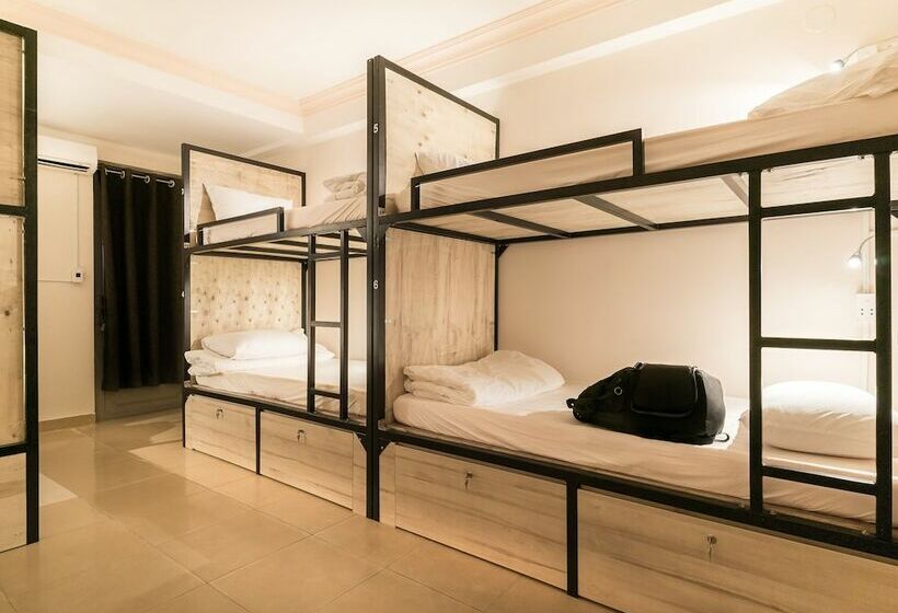 تختخواب در اتاق مشترک, Alleyway Hostel Adults Only