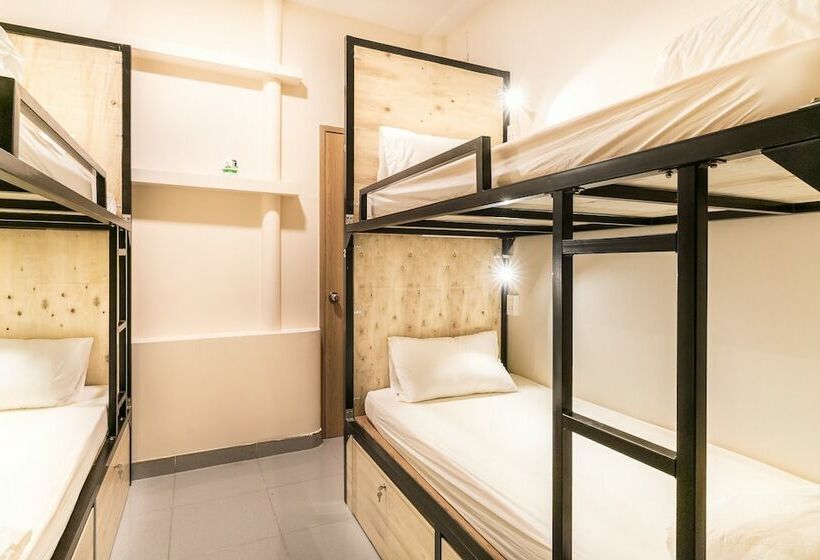 تختخواب در اتاق مشترک, Alleyway Hostel Adults Only