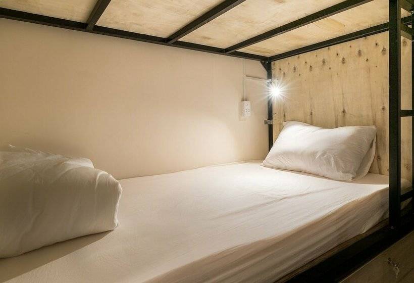 تختخواب در اتاق مشترک, Alleyway Hostel Adults Only