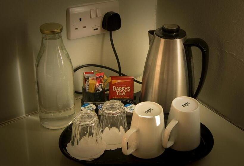 Standard Room, The Pipers Rest