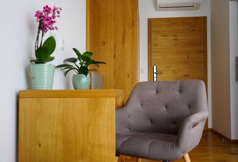 Номер Стандарт, Walters Weinquartier