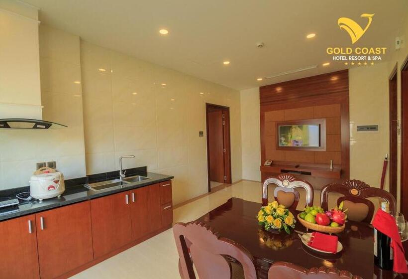 بانگلوی استاندارد, Gold Coast Hotel Resort & Spa