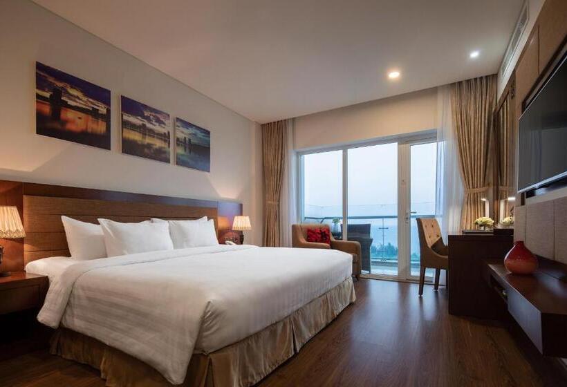 اتاق سوپریور با تخت بزرگ, Gold Coast Hotel Resort & Spa