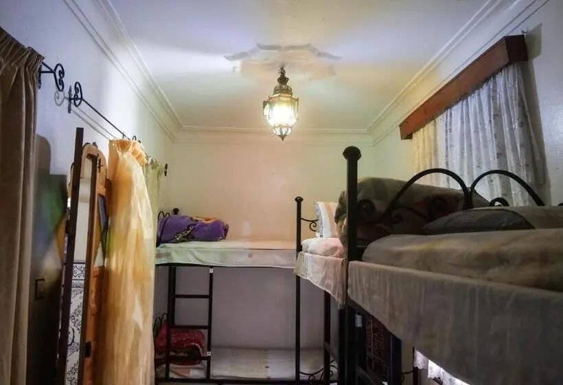 Vuode Makuusalissa, Hostel Aline