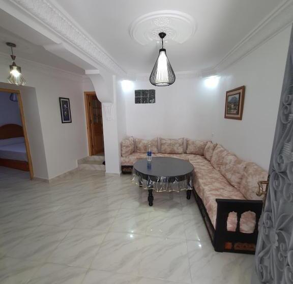 이코노미 룸, Hostel Aline