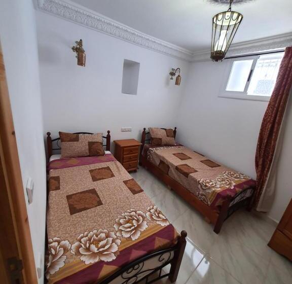 이코노미 룸, Hostel Aline