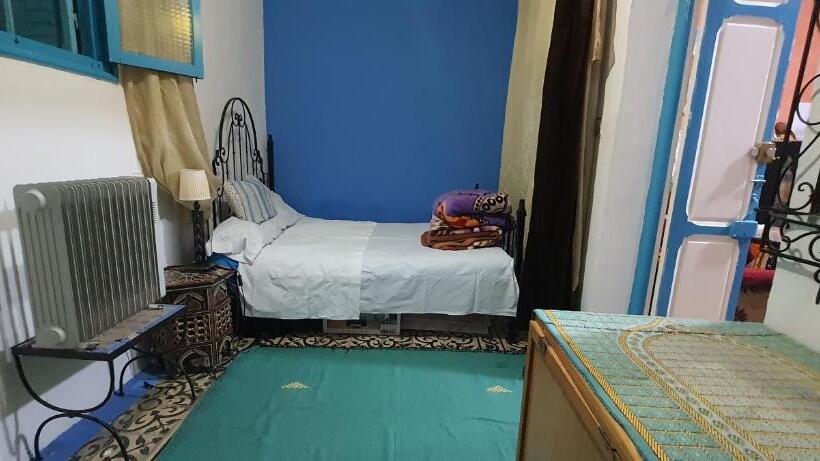 이코노미 룸, Hostel Aline