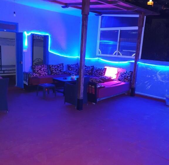 이코노미 룸, Hostel Aline