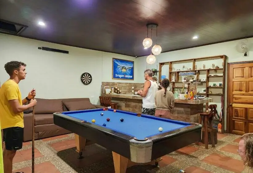 ルームシェアのワンベッド, Hostel Tortuguero 7backpackers