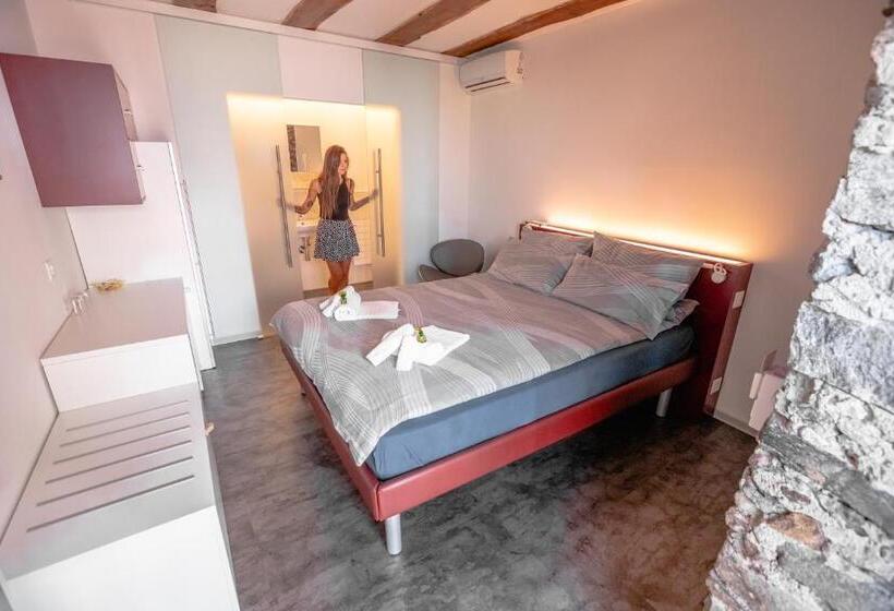 经济房, Albergo Porta Verzasca