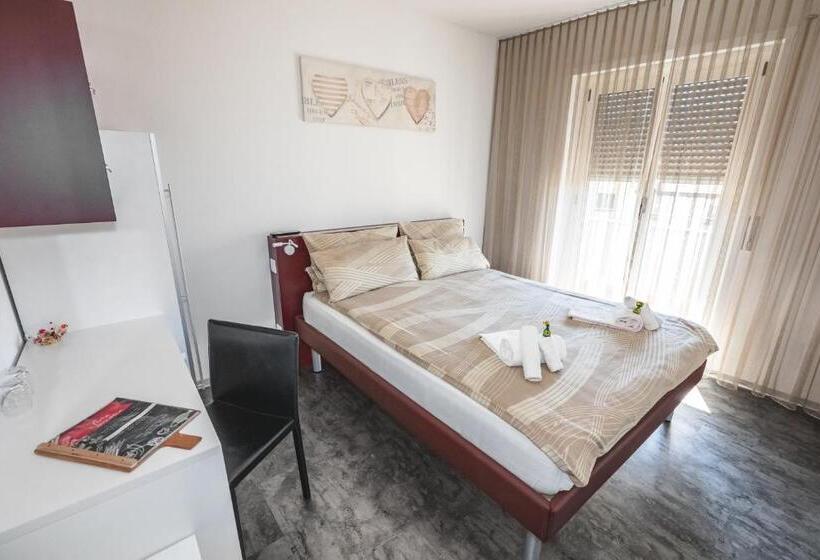 标准间带阳台, Albergo Porta Verzasca