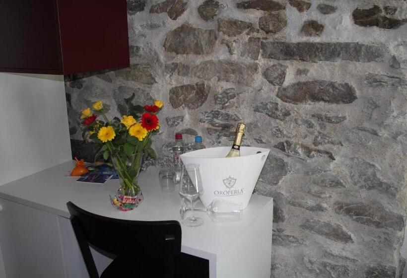 标准间带阳台, Albergo Porta Verzasca