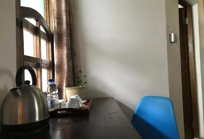 اتاق استاندارد, Cafe Central