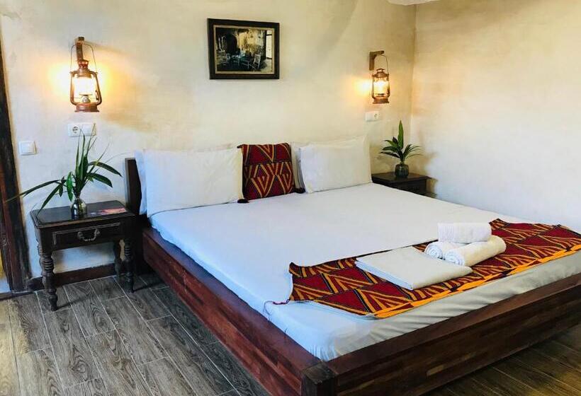 إستوديو قياسى, Cafe Central