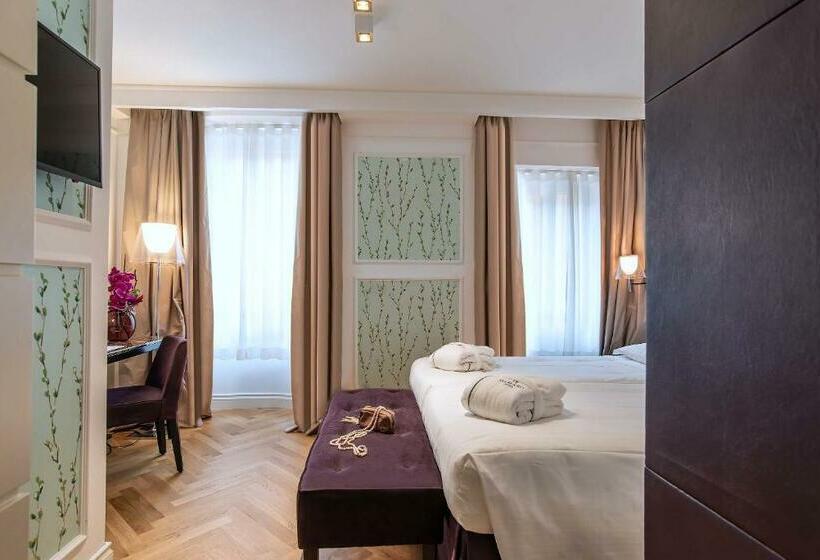 Camera Standard, Damaso