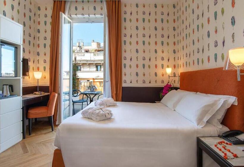 Camera Deluxe, Damaso