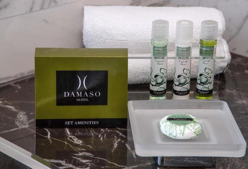 Camera Attico, Damaso