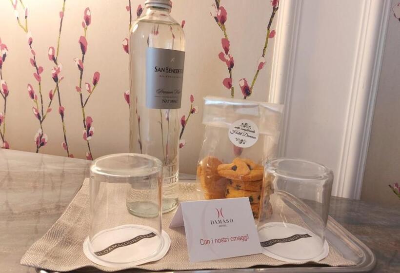 Camera Comfort, Damaso