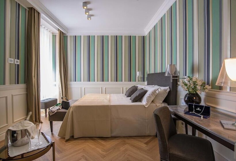 Camera Deluxe, Damaso