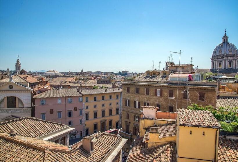 Camera Attico, Damaso