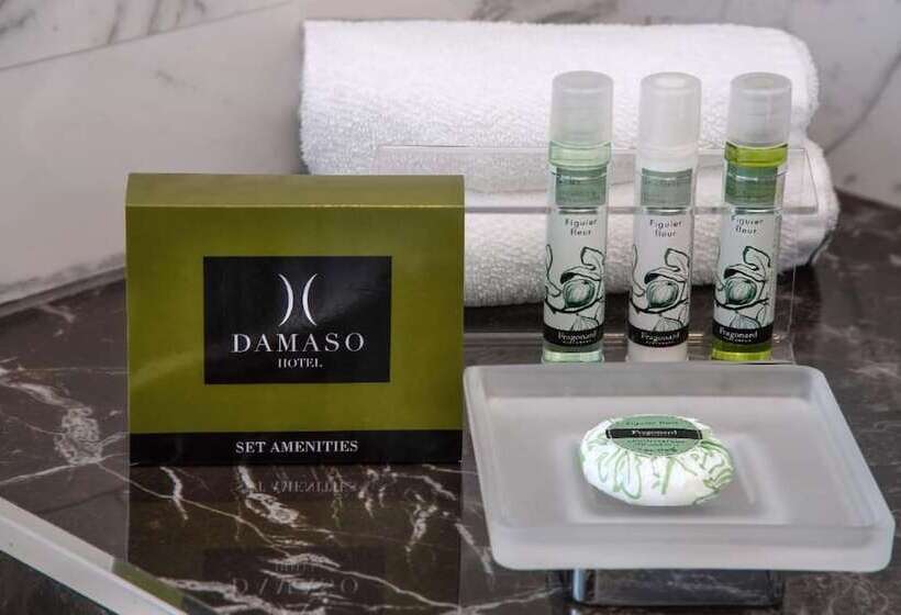 Camera Comfort, Damaso