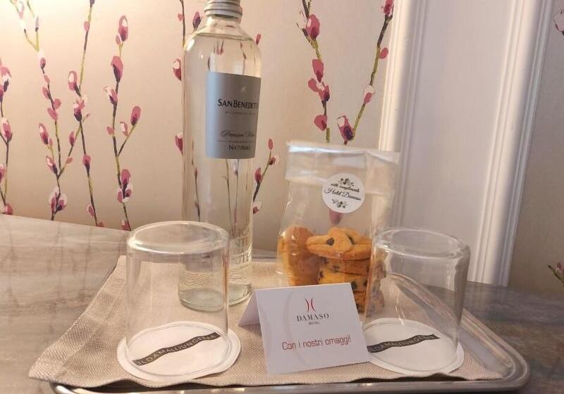 Camera Comfort, Damaso