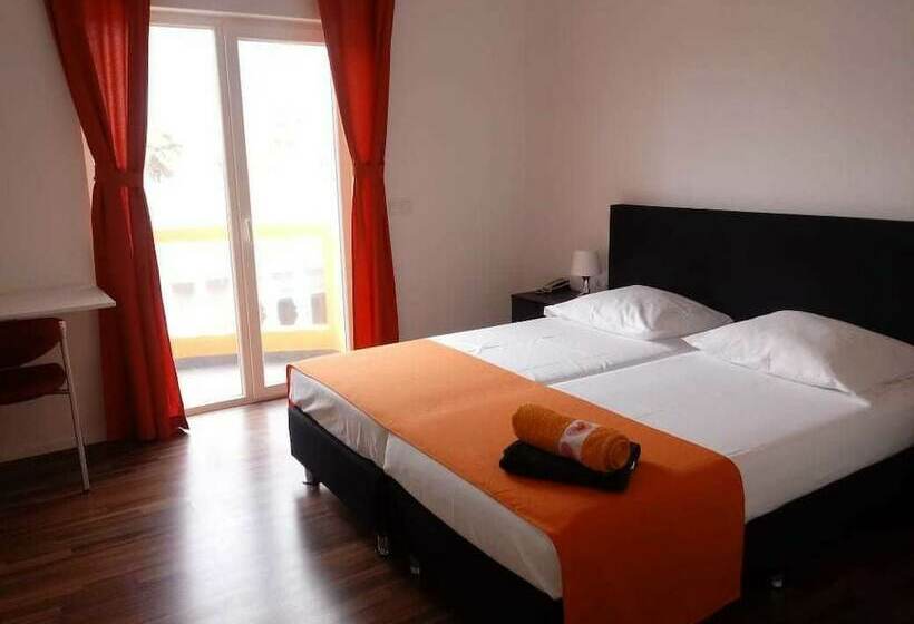 سوییت, Miranda & Miranda