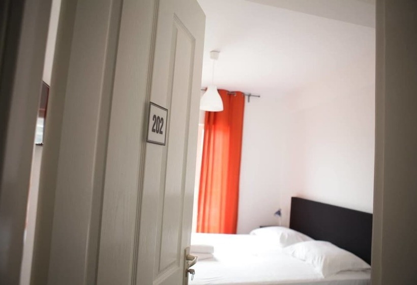 سوییت, Miranda & Miranda