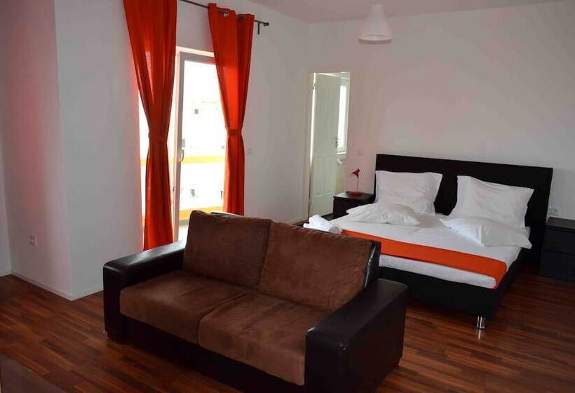 سوییت, Miranda & Miranda