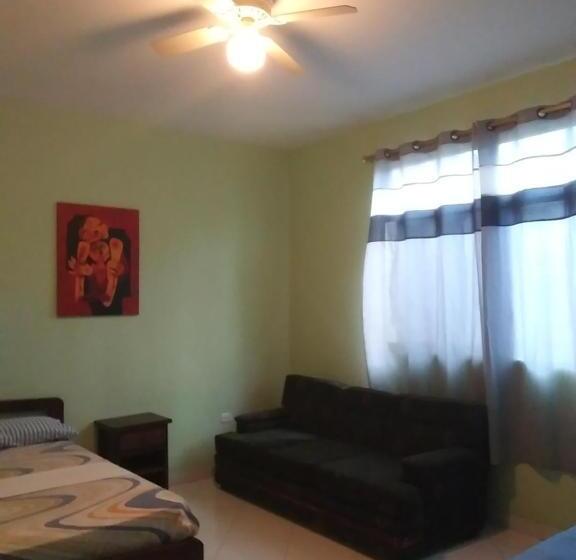 اتاق استاندارد سه نفره, Salduba