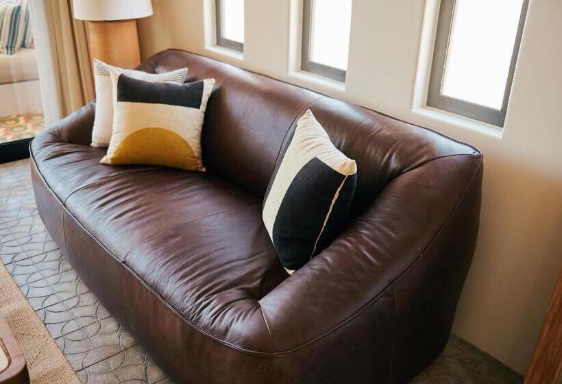 غرفة قياسية سرير كينج, San Cristobal Adults 15+