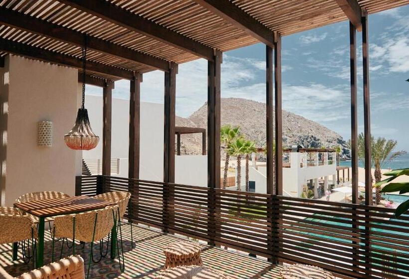 جناح, San Cristobal Adults 15+