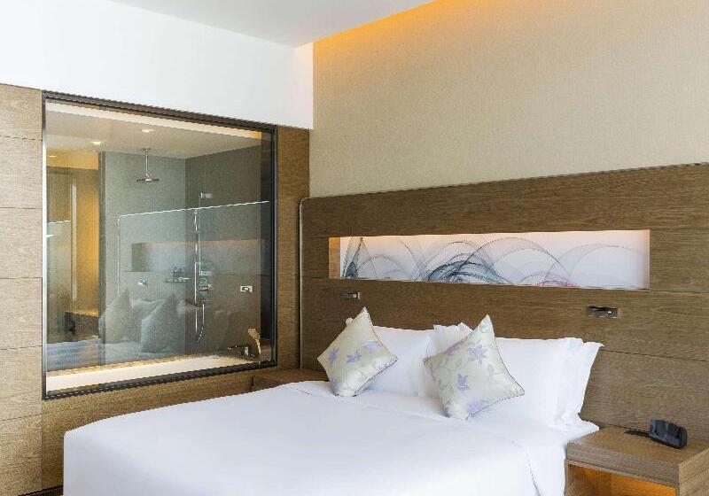 이그제큐티브 룸 킹사이즈 침대, Novotel Rizhao Suning