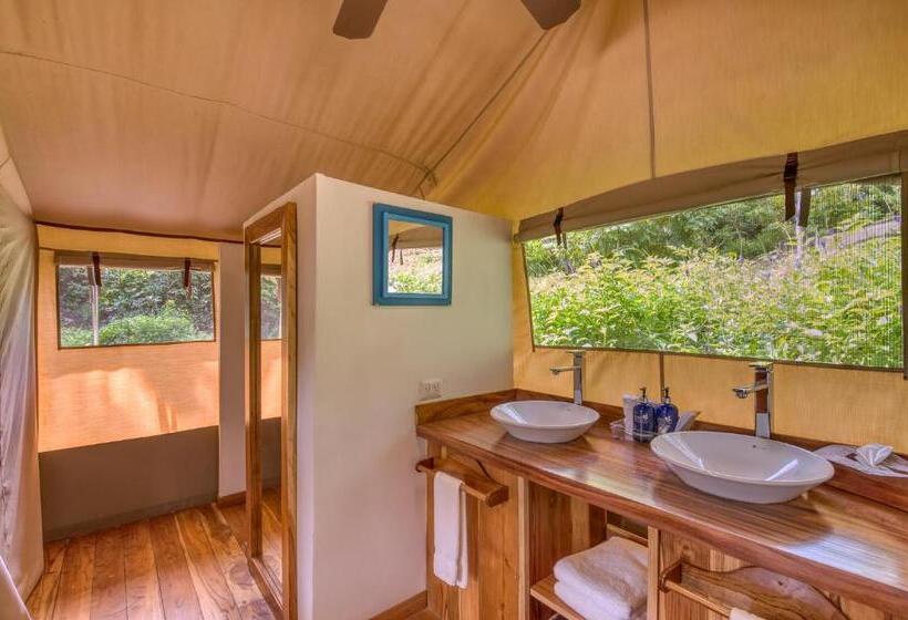 چادر با خدمات رفاهی ممتاز, Isla Chiquita Glamping