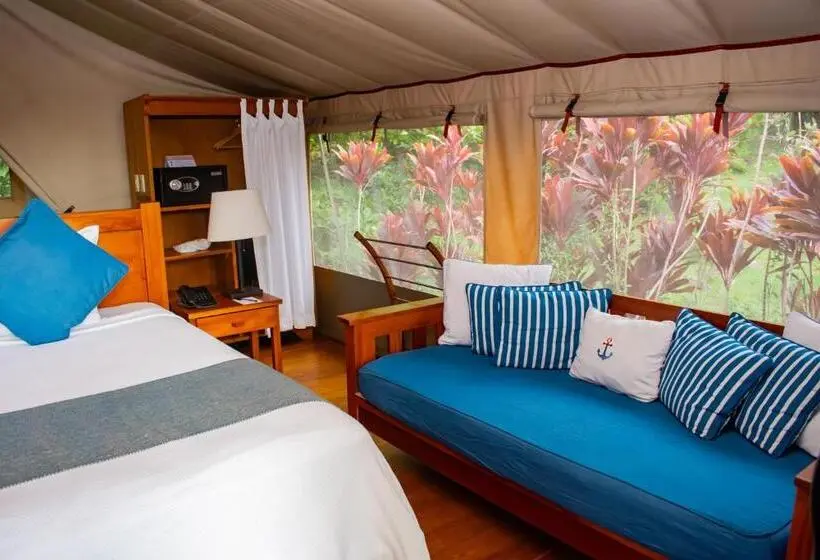 چادر با خدمات رفاهی ممتاز, Isla Chiquita Glamping
