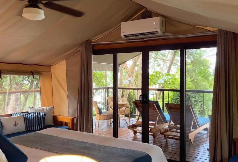 چادر با خدمات رفاهی ممتاز, Isla Chiquita Glamping
