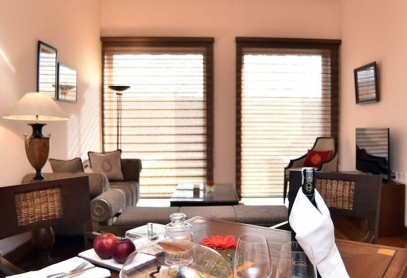 جناح, The Lalit Mangar