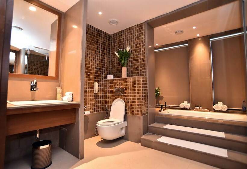 جناح, The Lalit Mangar