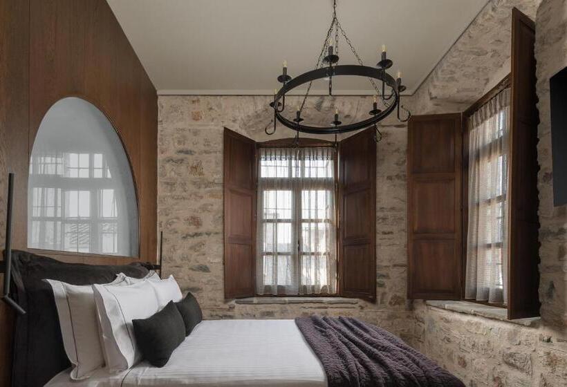 سوییت, Stoes Boutique