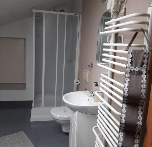 スタンダードトリプルルーム, Noclegi Viktor