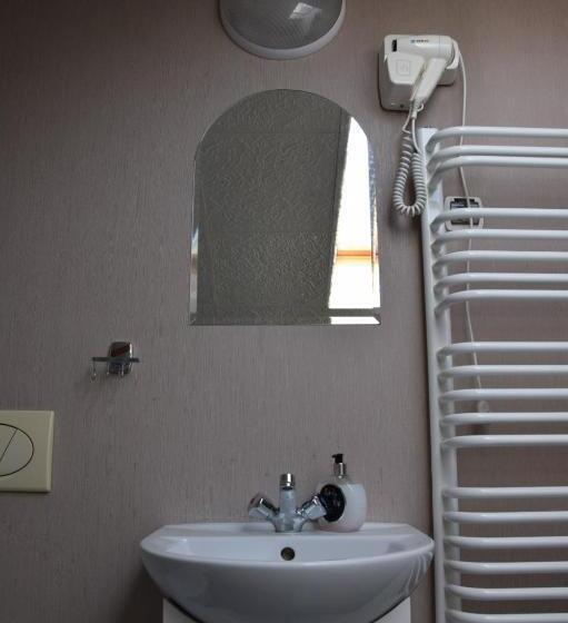 スタンダード4人部屋, Noclegi Viktor