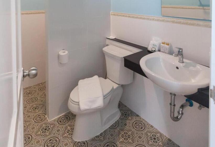 스탠다드 룸 킹사이즈 침대, Anchan Laguna Hotel โรงแรมอัญชันลากูน่า