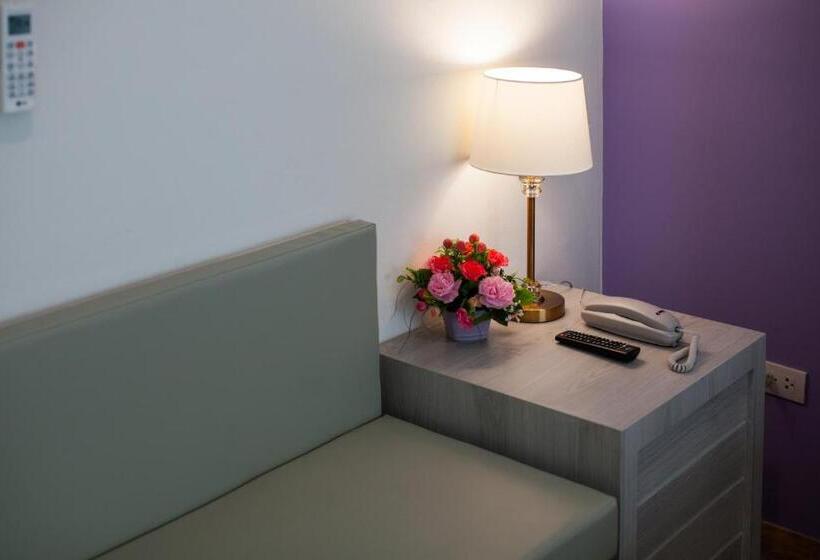 스탠다드 룸 킹사이즈 침대, Anchan Laguna Hotel โรงแรมอัญชันลากูน่า