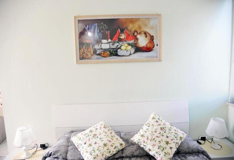 Семейный Номер, B&b Le Cycas