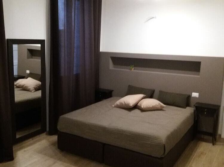 اتاق استاندارد سه نفره, B&b Lei