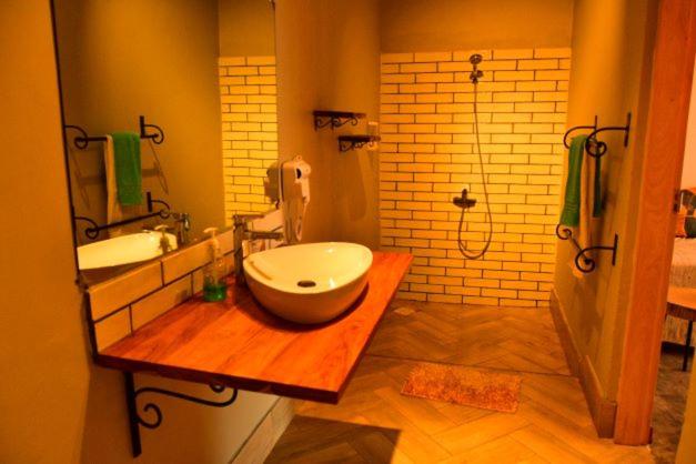 اتاق پریمیوم چهارنفره, Boulevard Inn Mt Meru